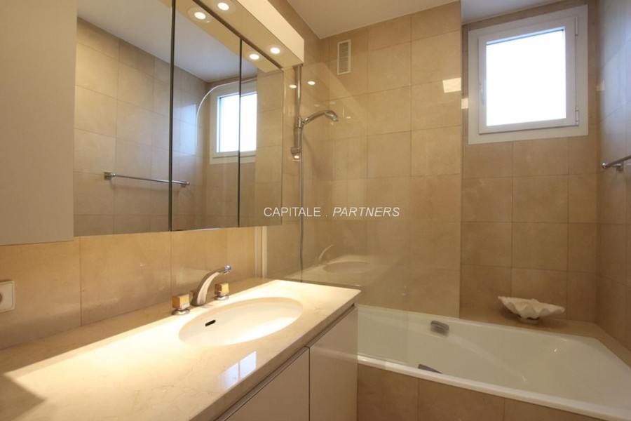 Appartement 2 chambres meublé PARIS 16 - 76 m²;