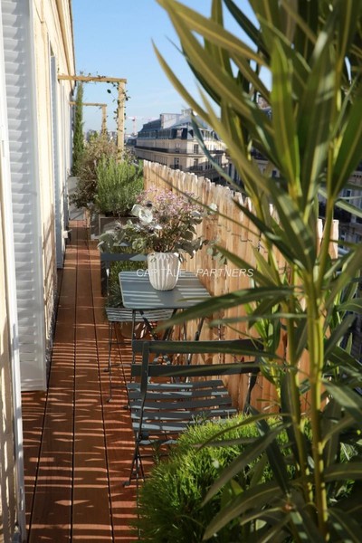 Appartement 4 chambres meublé PARIS 9 - 130 m²;