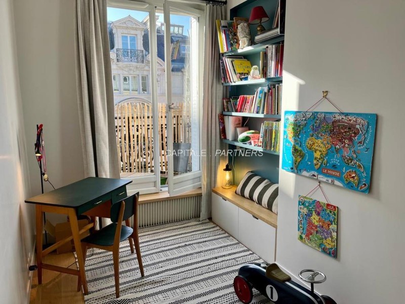 Appartement 4 chambres meublé PARIS 9 - 130 m²;