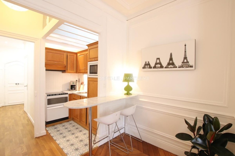 Appartement 1 chambre meublé PARIS 9 - 52 m²;