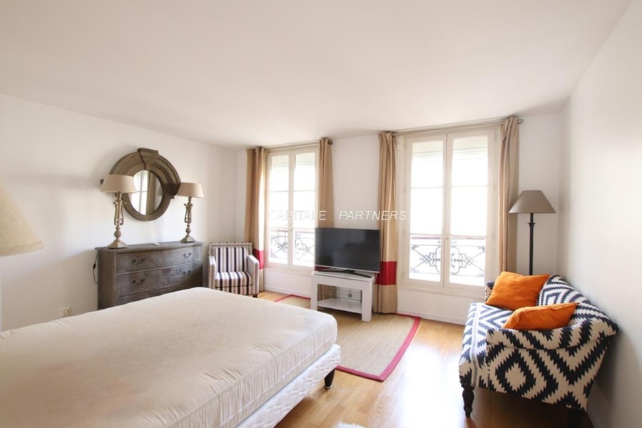 Appartement 2 chambres meublé PARIS 8 - 104 m²;